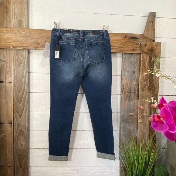 Miss Me Jeans - Picture 2 of 9